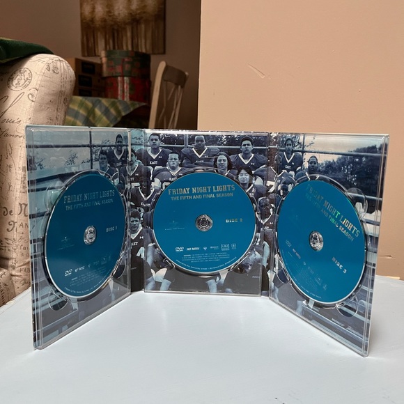 Friday Night Lights Final Season DVD set! - Picture 6 of 10